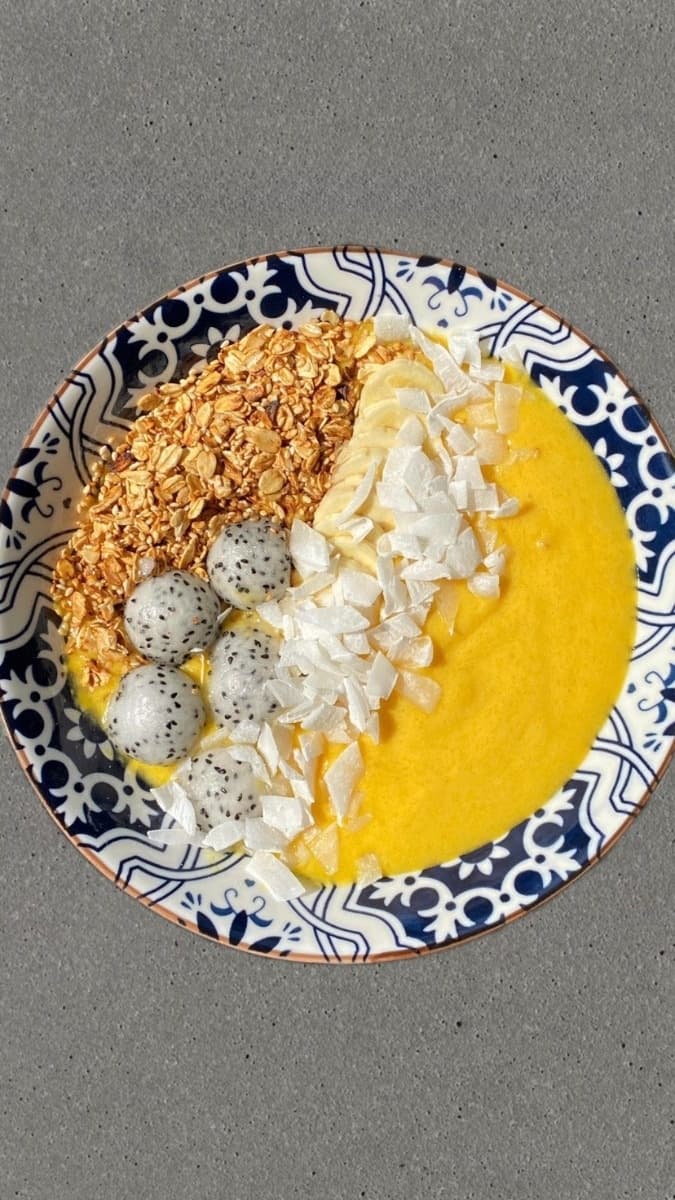ISLAND SMOOTHIE BOWL