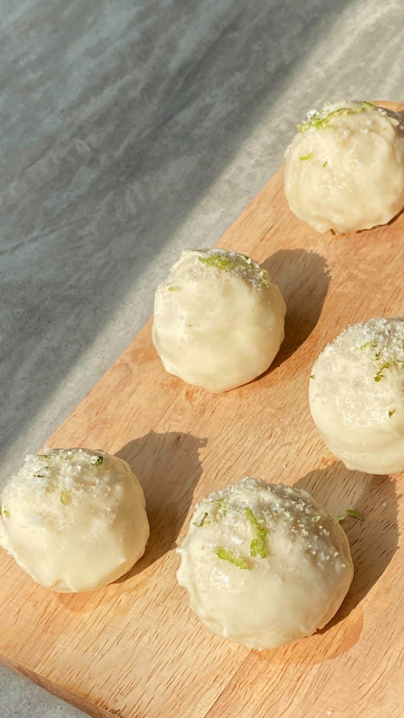 VEGAN CITRUS-COCONUT BALLS